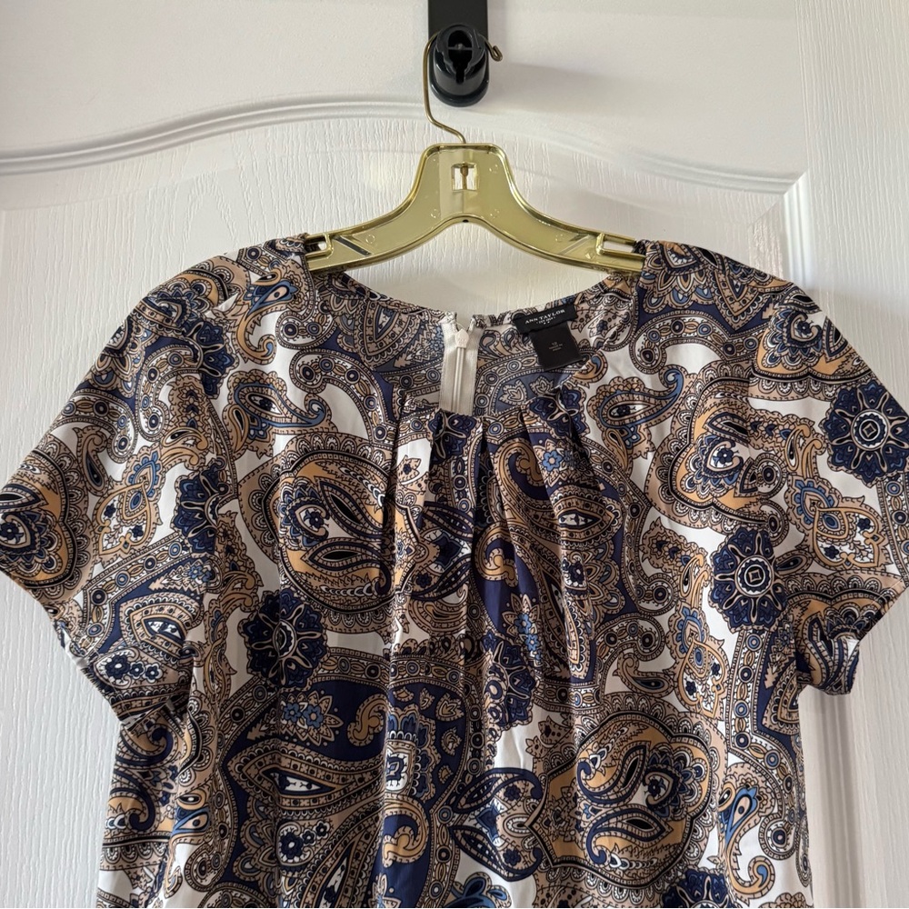 Ann Taylor Blue and Tan Paisley Top Size 12 - Picture 3 of 6